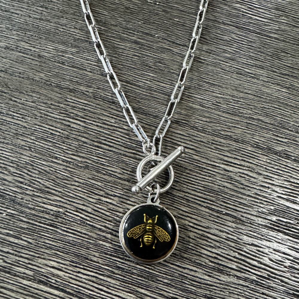 Gucci bee necklace-vintage Gucci button